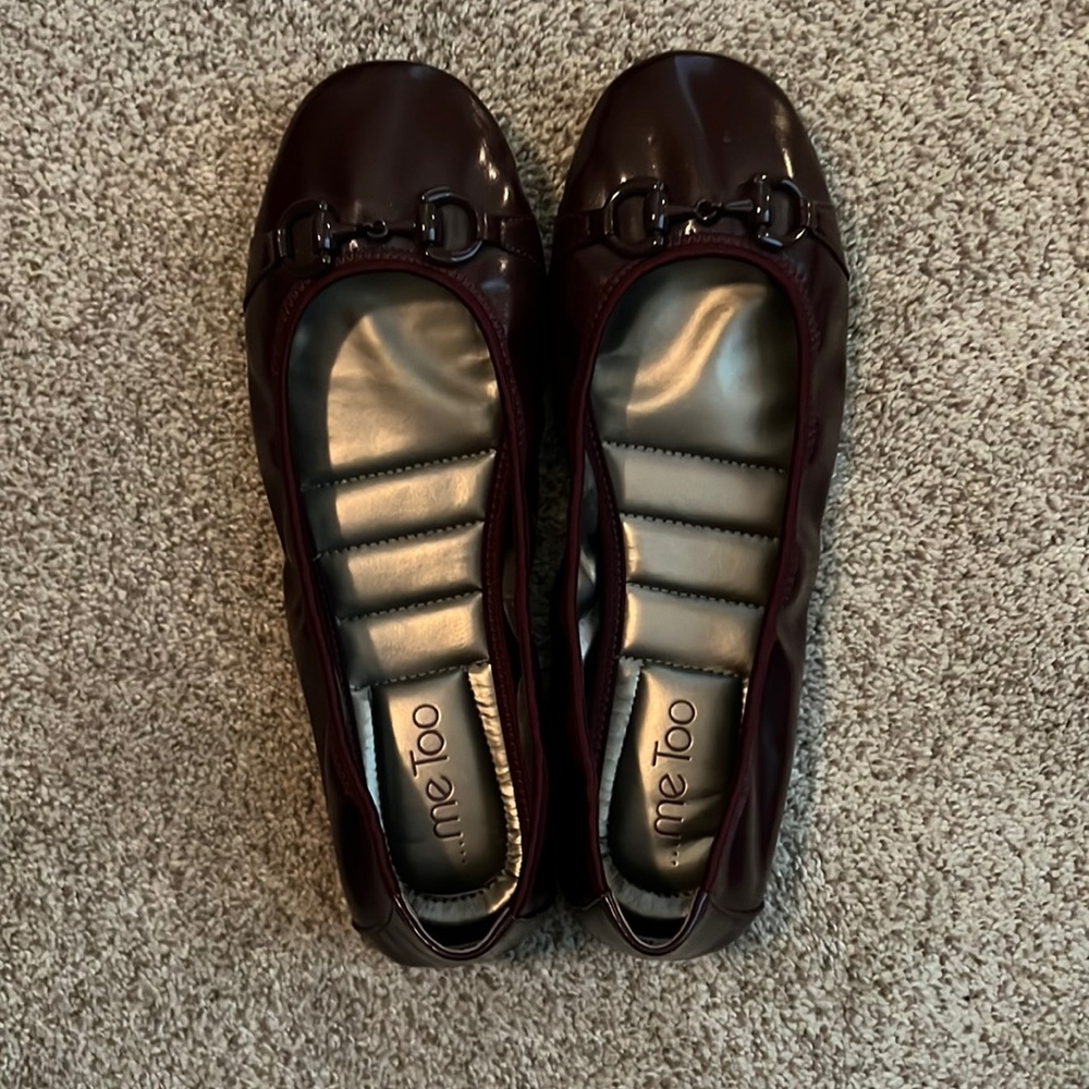 Me Too Burgundy flats size 9.5 W